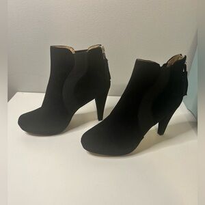 Adrienne Vittadini Black Ankle Booties